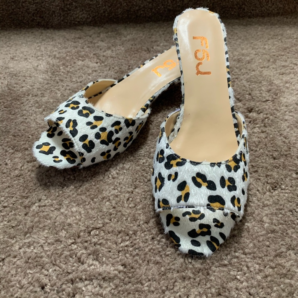 Women Comfort peep toe Low Heel Mules sandals - Picture 4 of 12